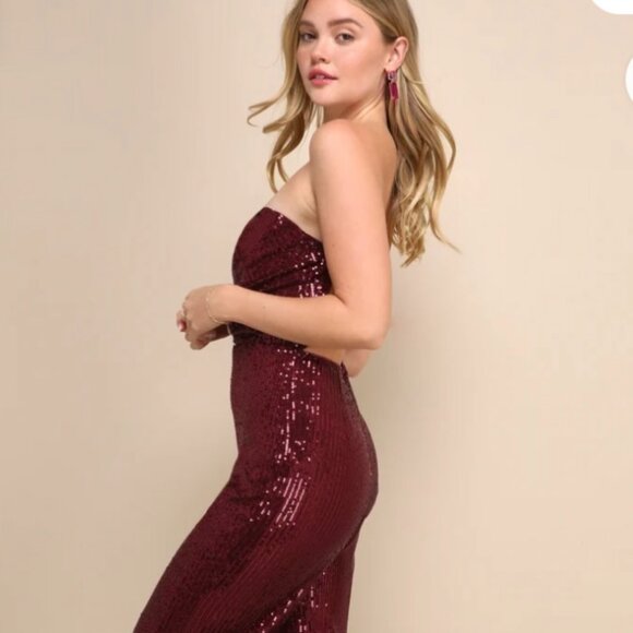 LULU'S FLIRTY MOVES RED SWQUIN JUMPSUIT MED - Picture 2 of 5